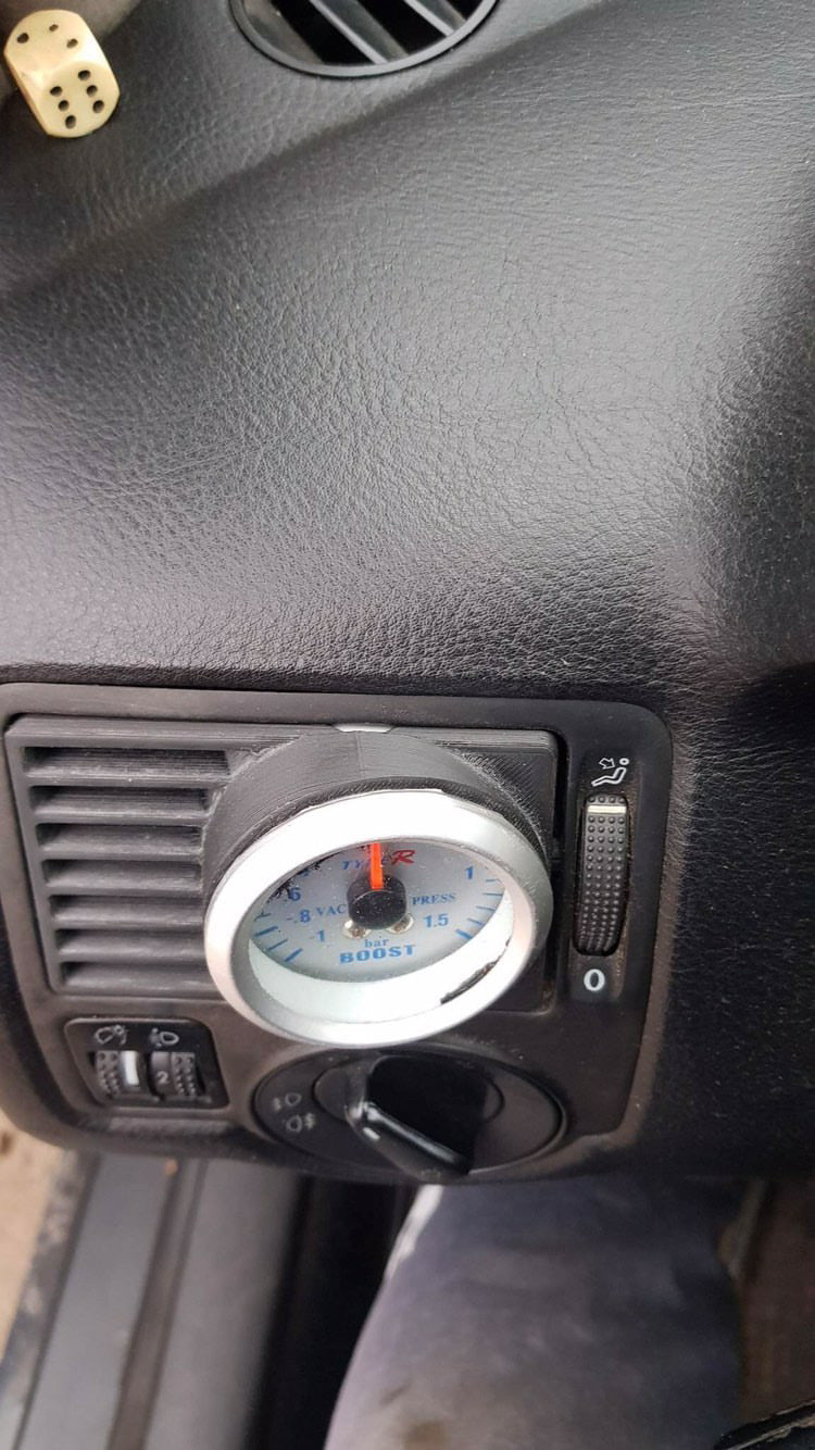 VW Golf 4 / Levi / Usmeren / 52mm